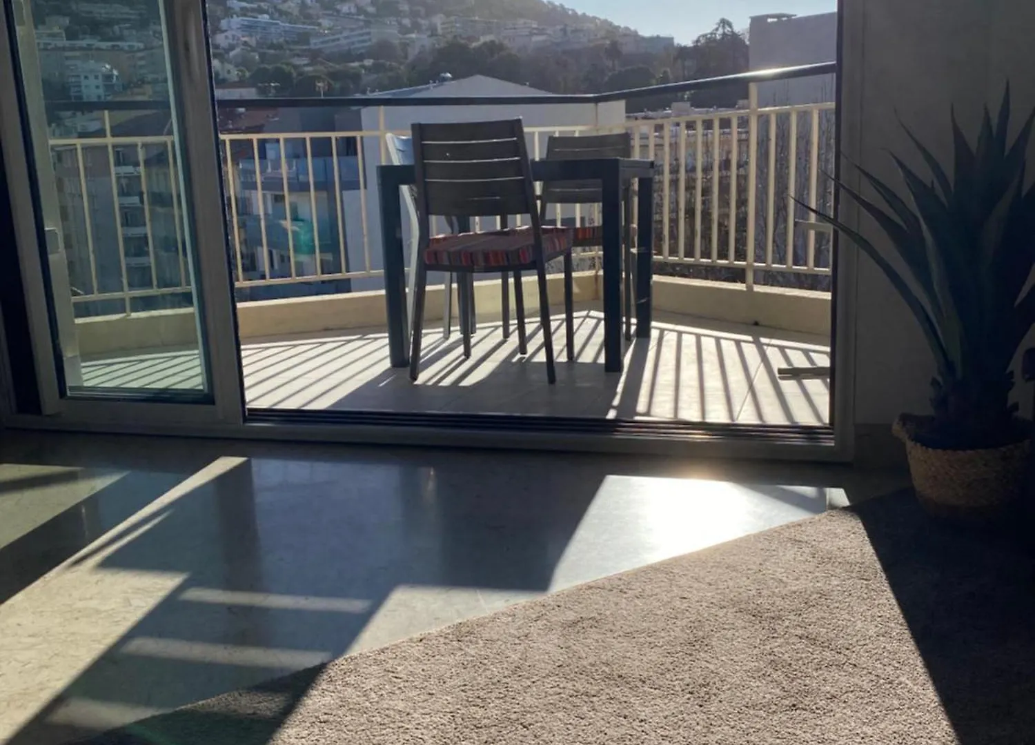 F4 120 m2 10 minutes à pieds du vieux nice France
